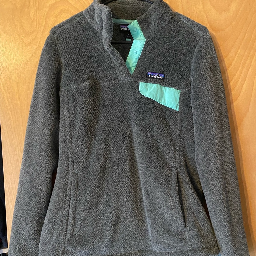 Patagonia Snap T Pullover with front pocket Size M